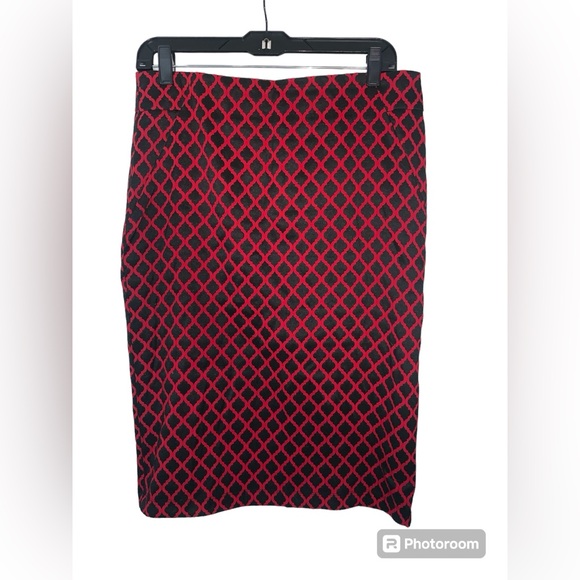 Soho Apparel LTD Red And Black Stretch Knit Pencil Skirt Size‎ Medium - Picture 1 of 5
